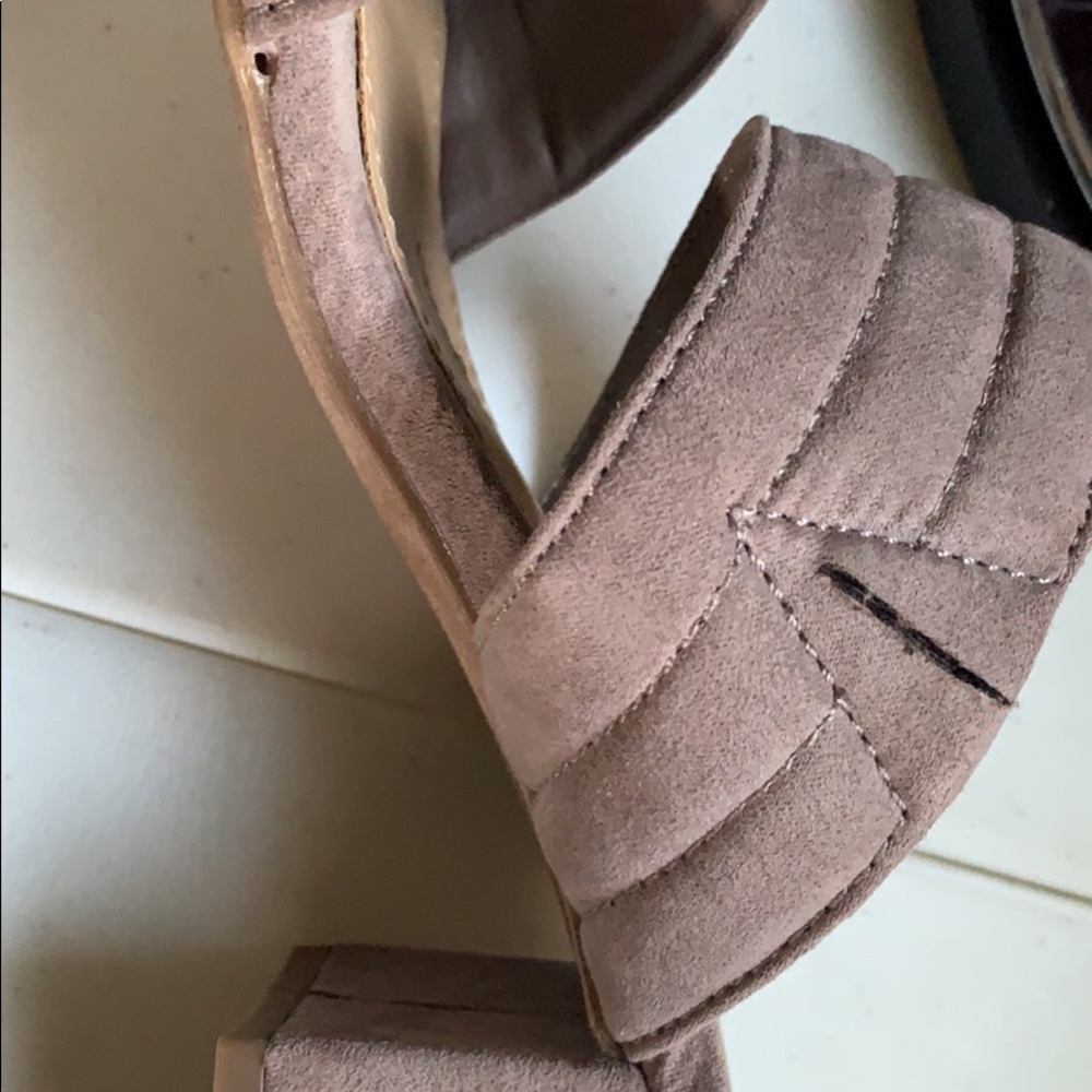 New direction sandals